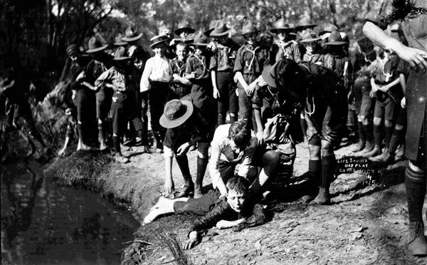 Life Saving Display, Como Oct 11, 1915. Image: J.X. Coutts